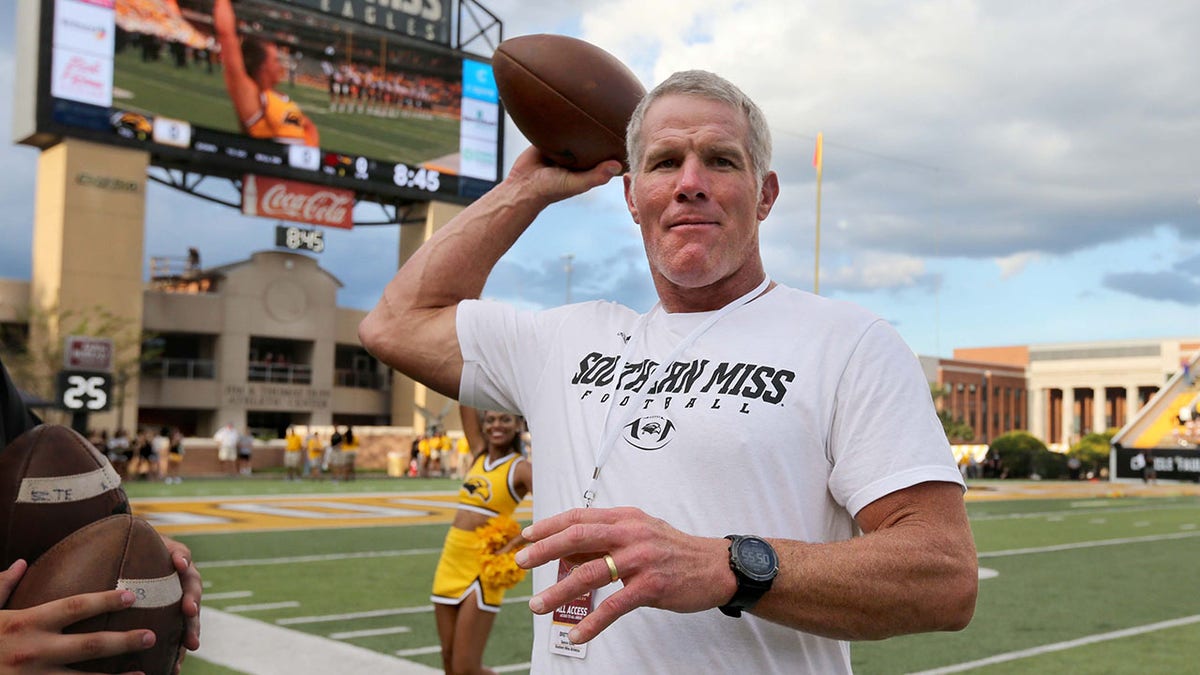 pictures of brett favre