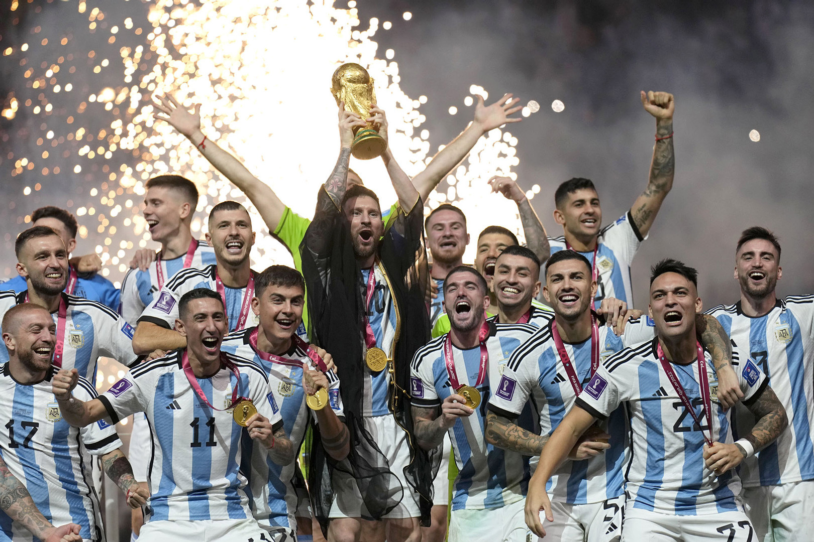 pictures of messi winning the world cup