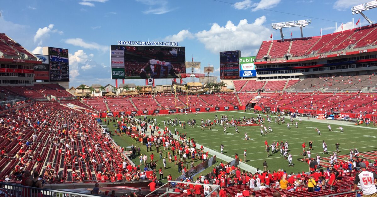 pictures of raymond james stadium 0015