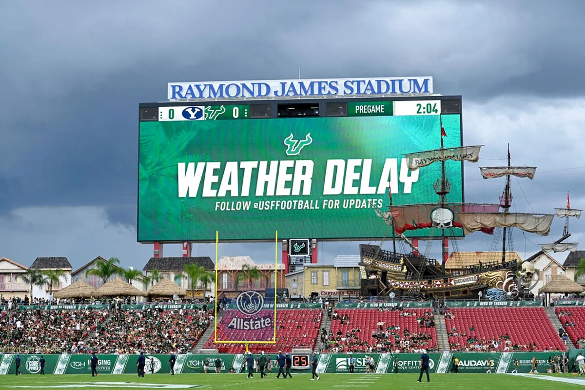 pictures of raymond james stadium 0044