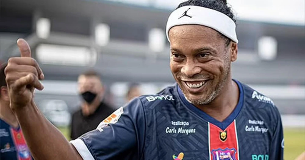 pictures of ronaldinho 0037