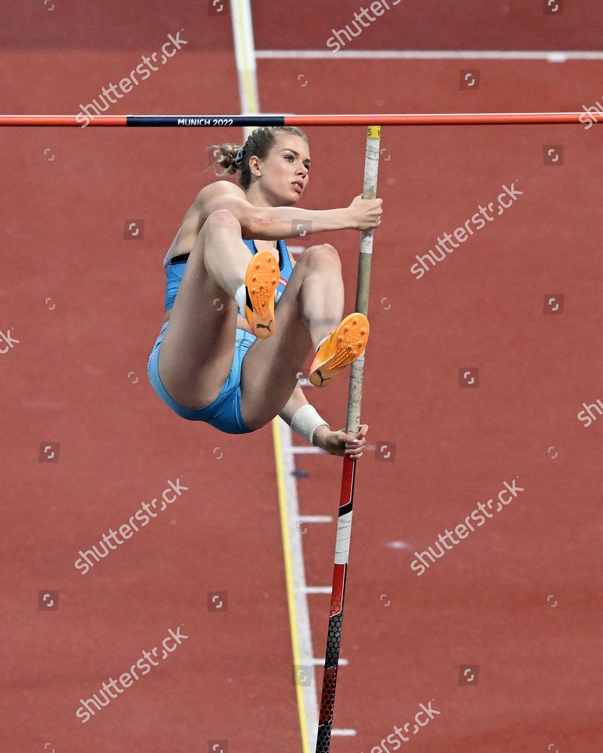 pole vault cameltoe 0010