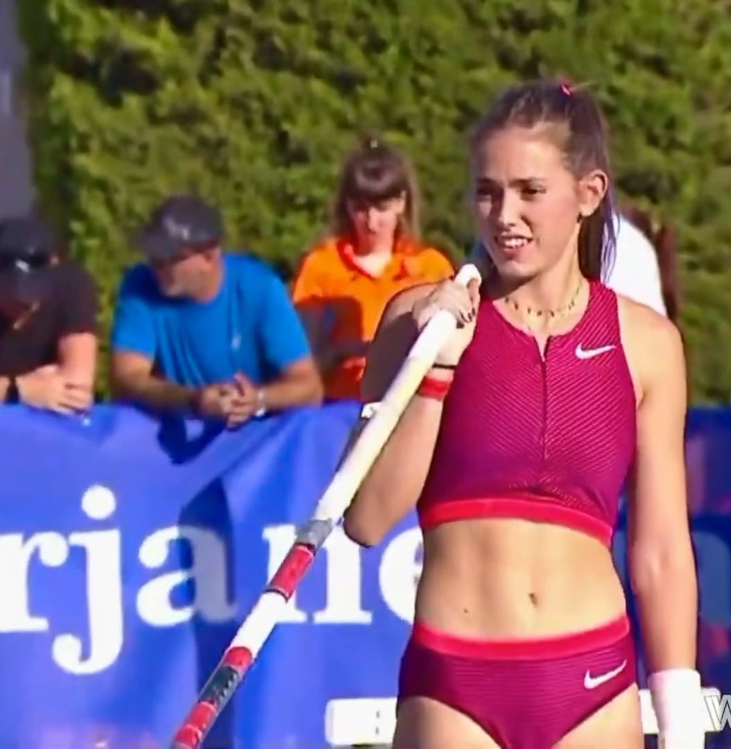 pole vault cameltoe 0021