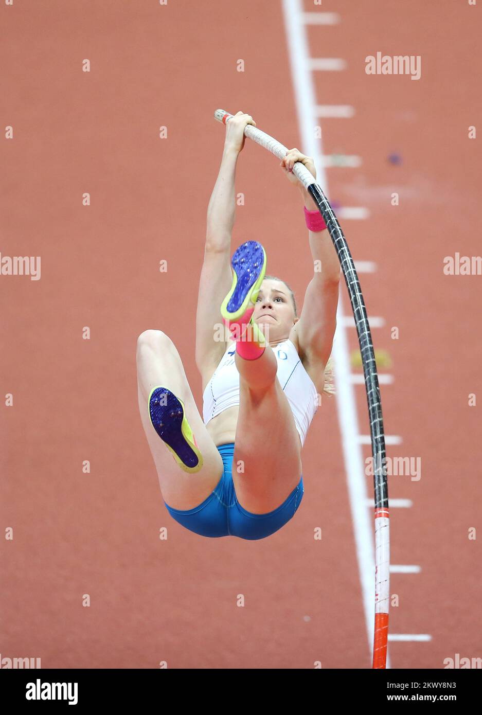 pole vault cameltoe 0033