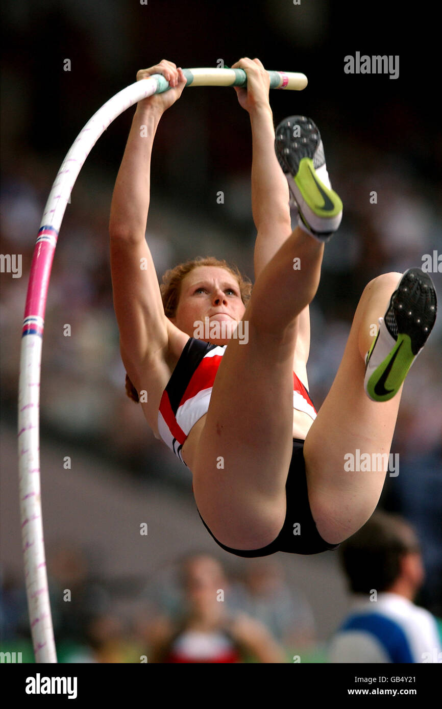 pole vault cameltoe 0034