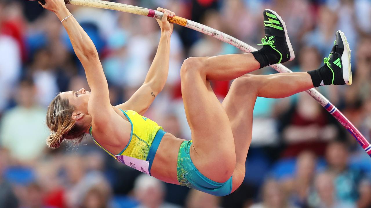 pole vault cameltoe 0038