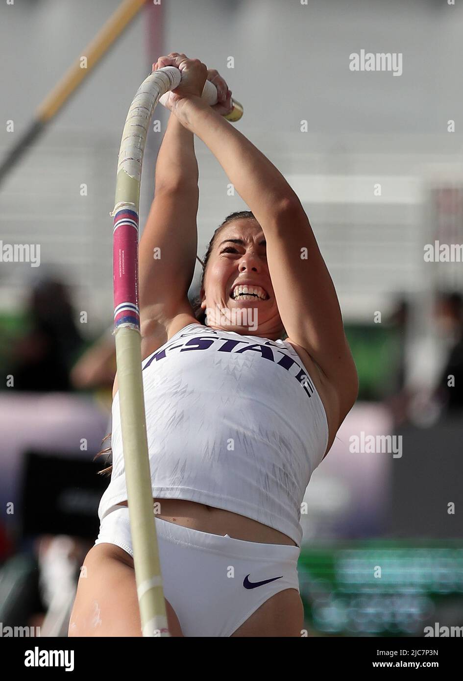 pole vault cameltoe 0049