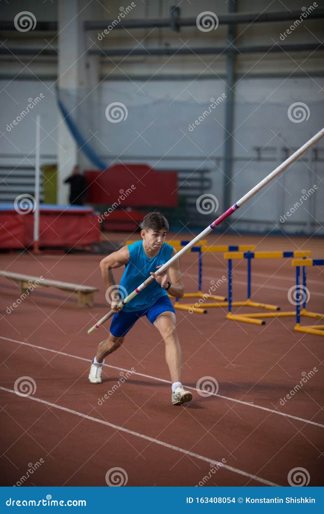 pole vault runway 0022