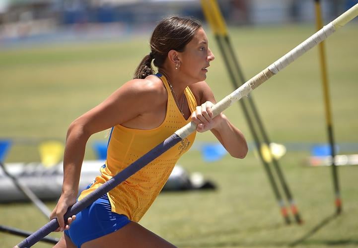 pole vault runway 0028