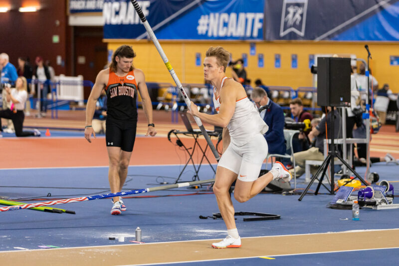 pole vault runway 0030