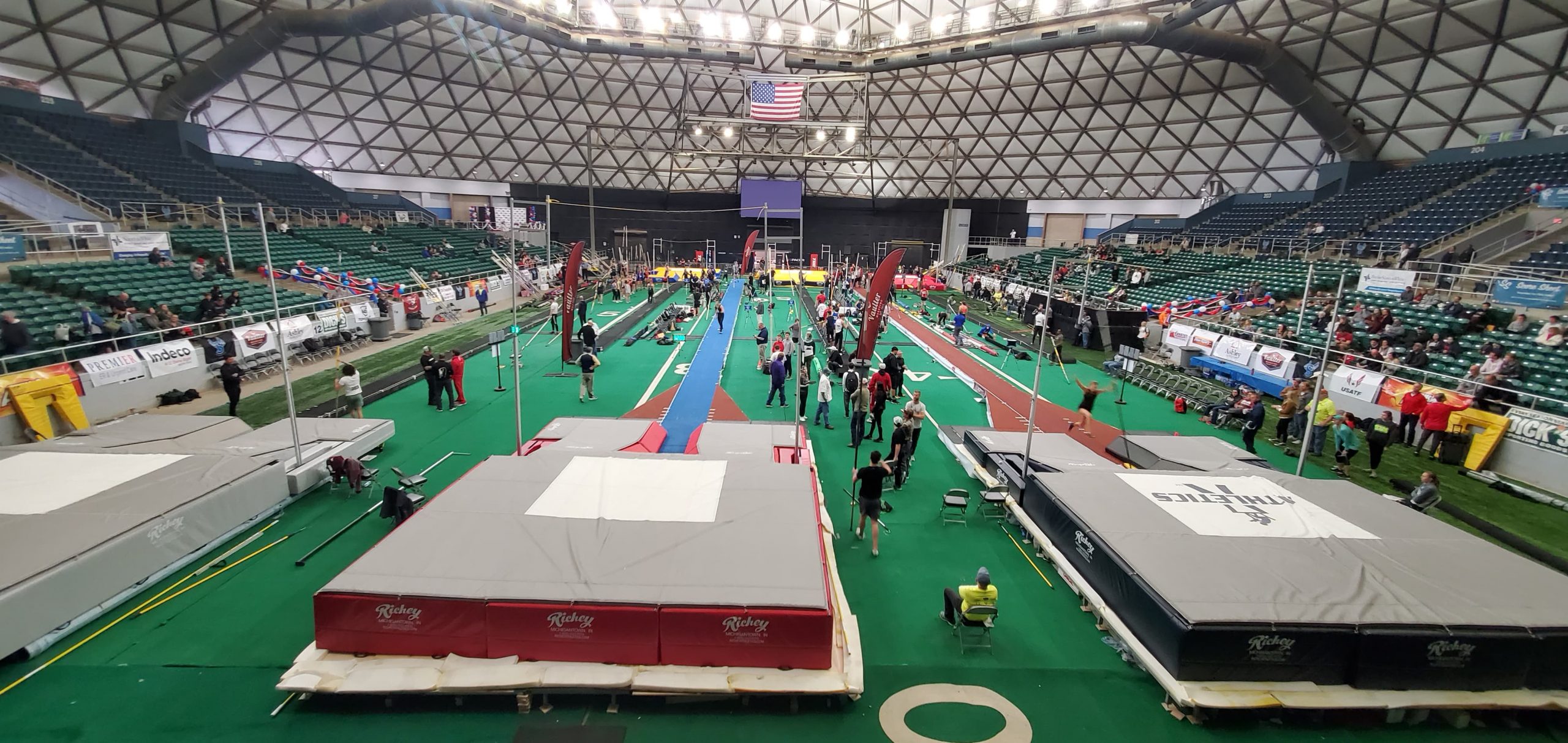 pole vault runway 0035