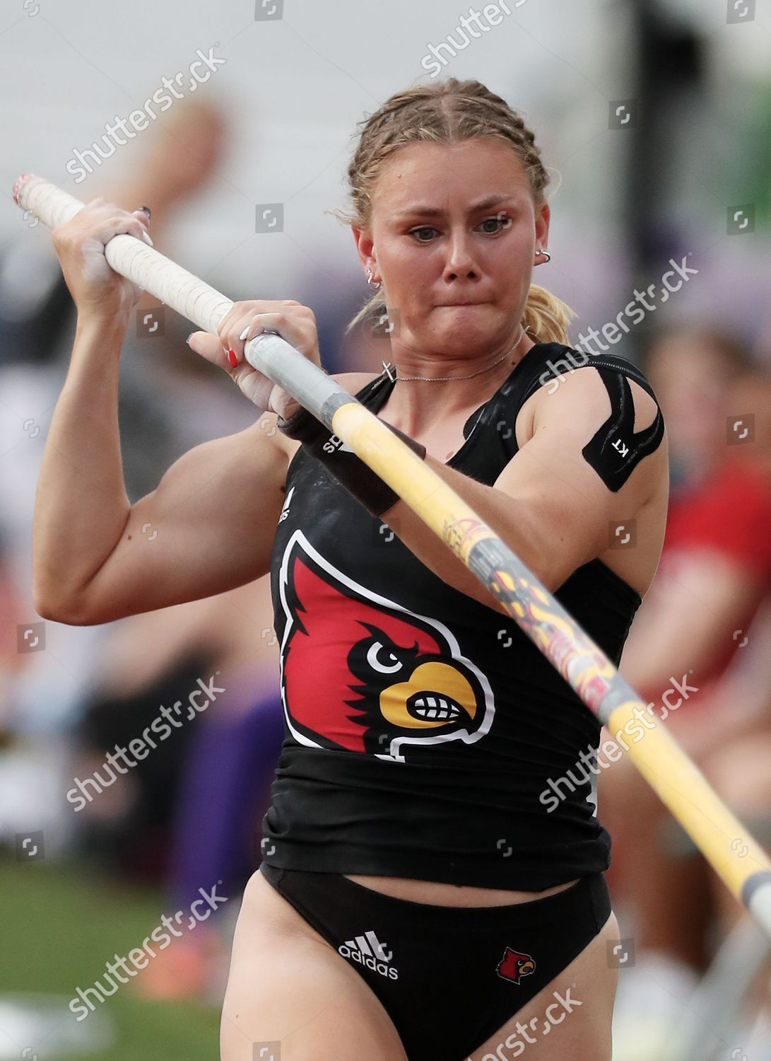 pole vault runway 0045