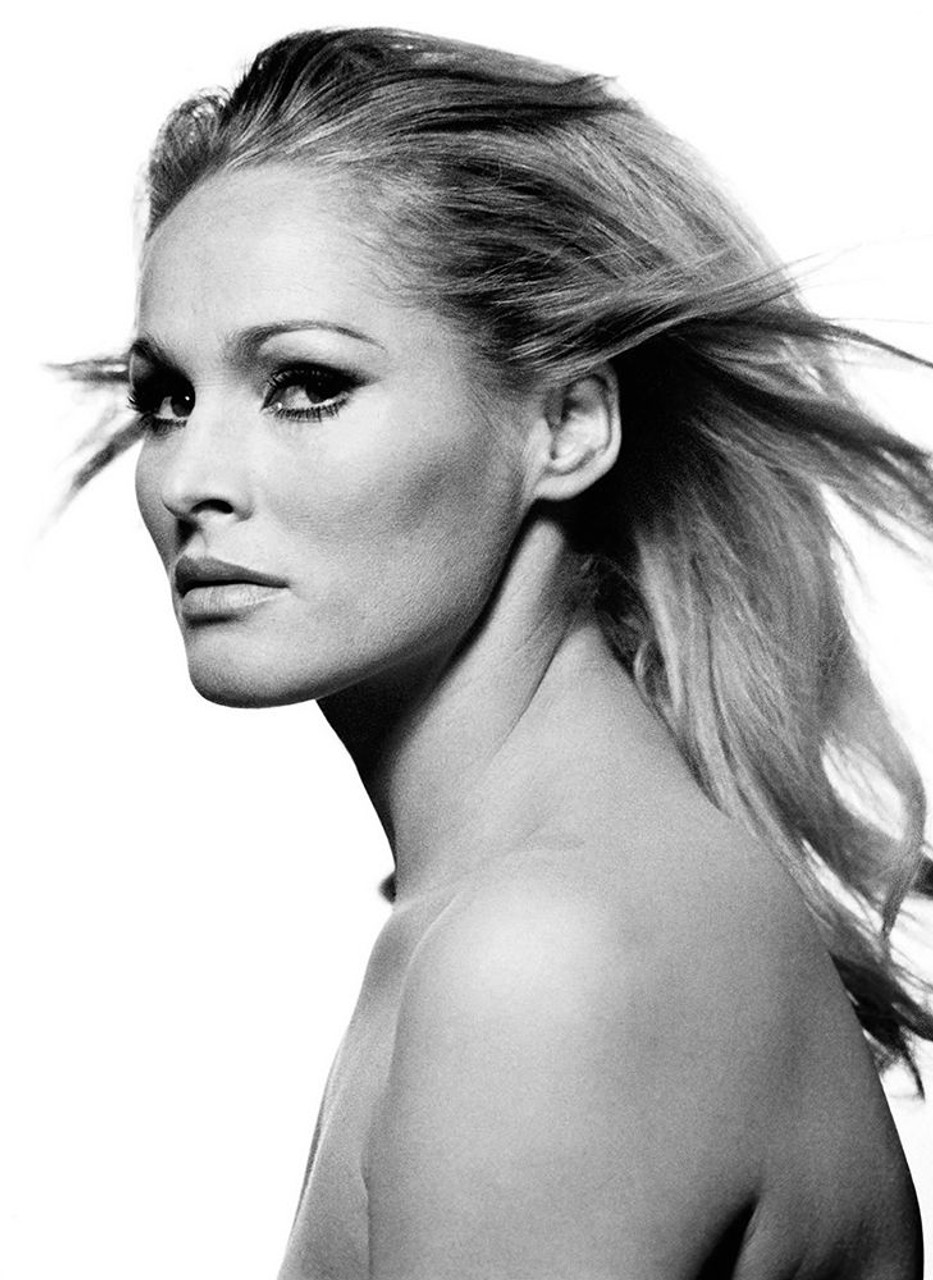 poster ursula andress 0024