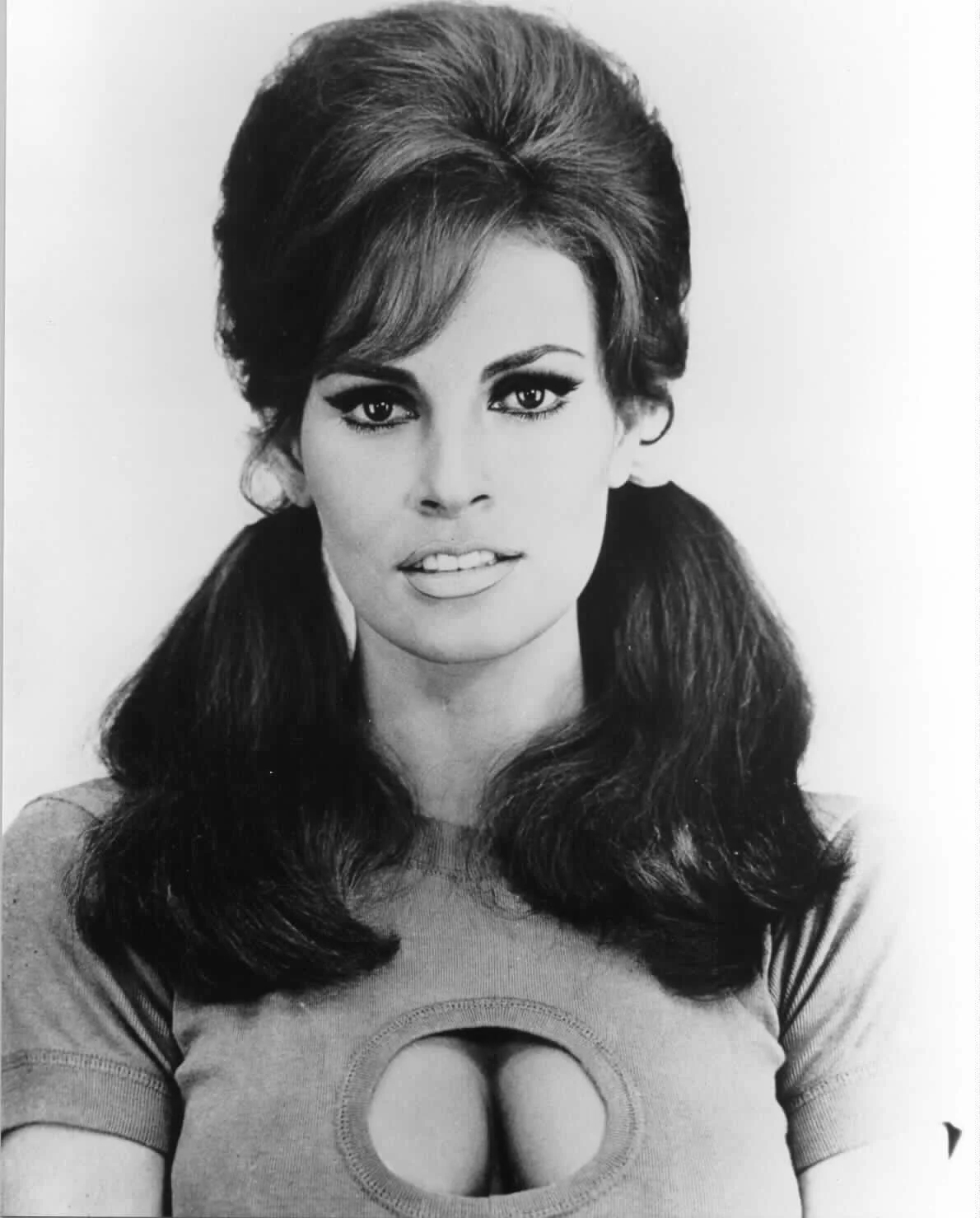 raquel welch iconic poster 0034