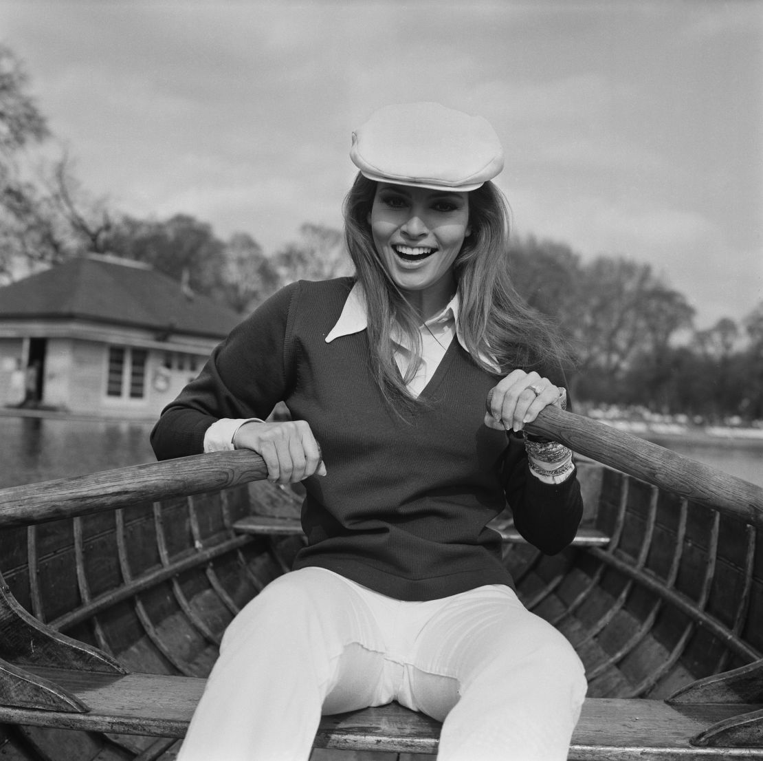 raquel welch iconic poster 0048