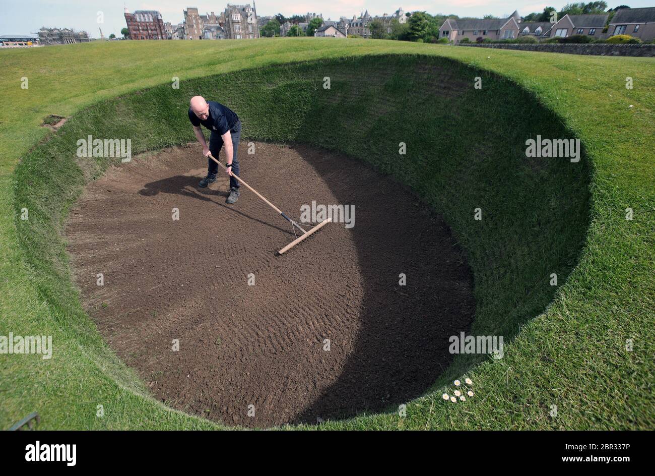 Road hole bunker 0012