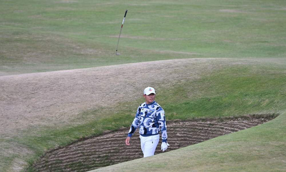 Road hole bunker 0019