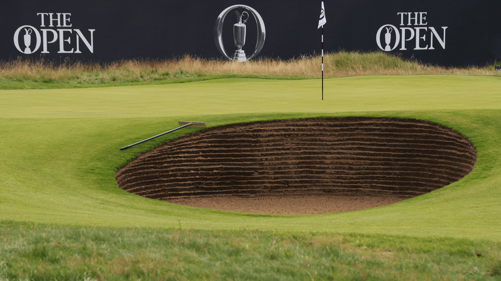 Road hole bunker 0037