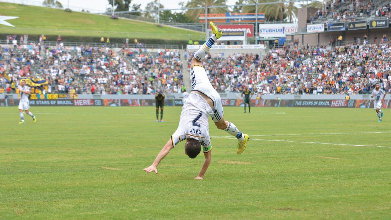 robbie keane celebration 0039