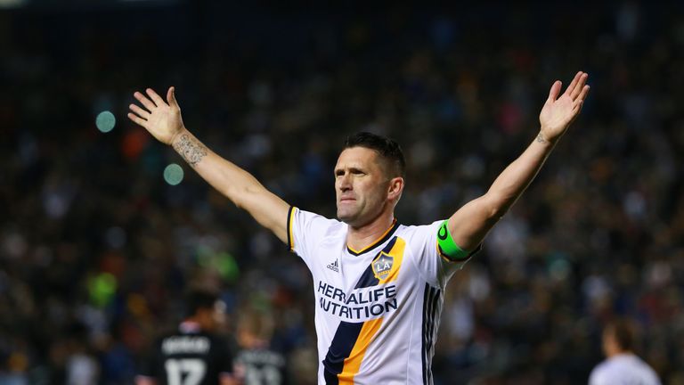 robbie keane celebration 0055