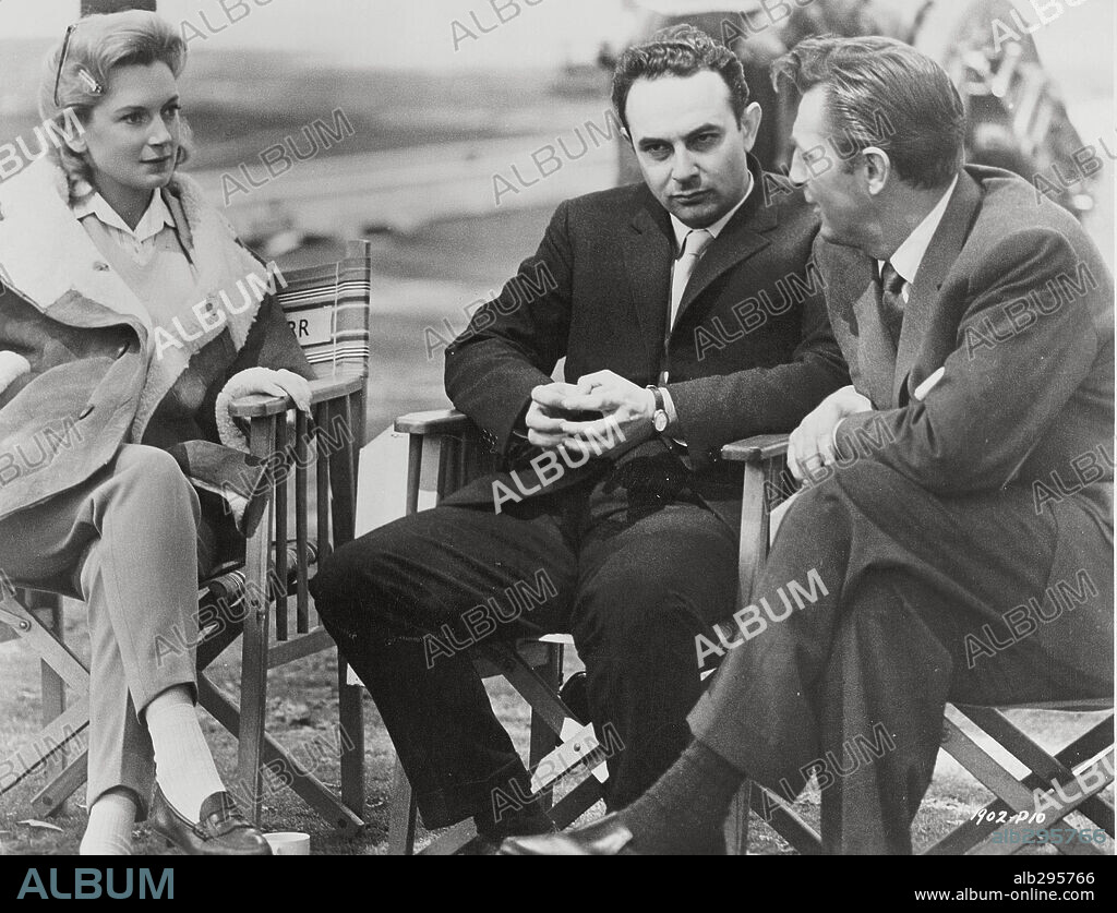 robert mitchum and deborah kerr 0012