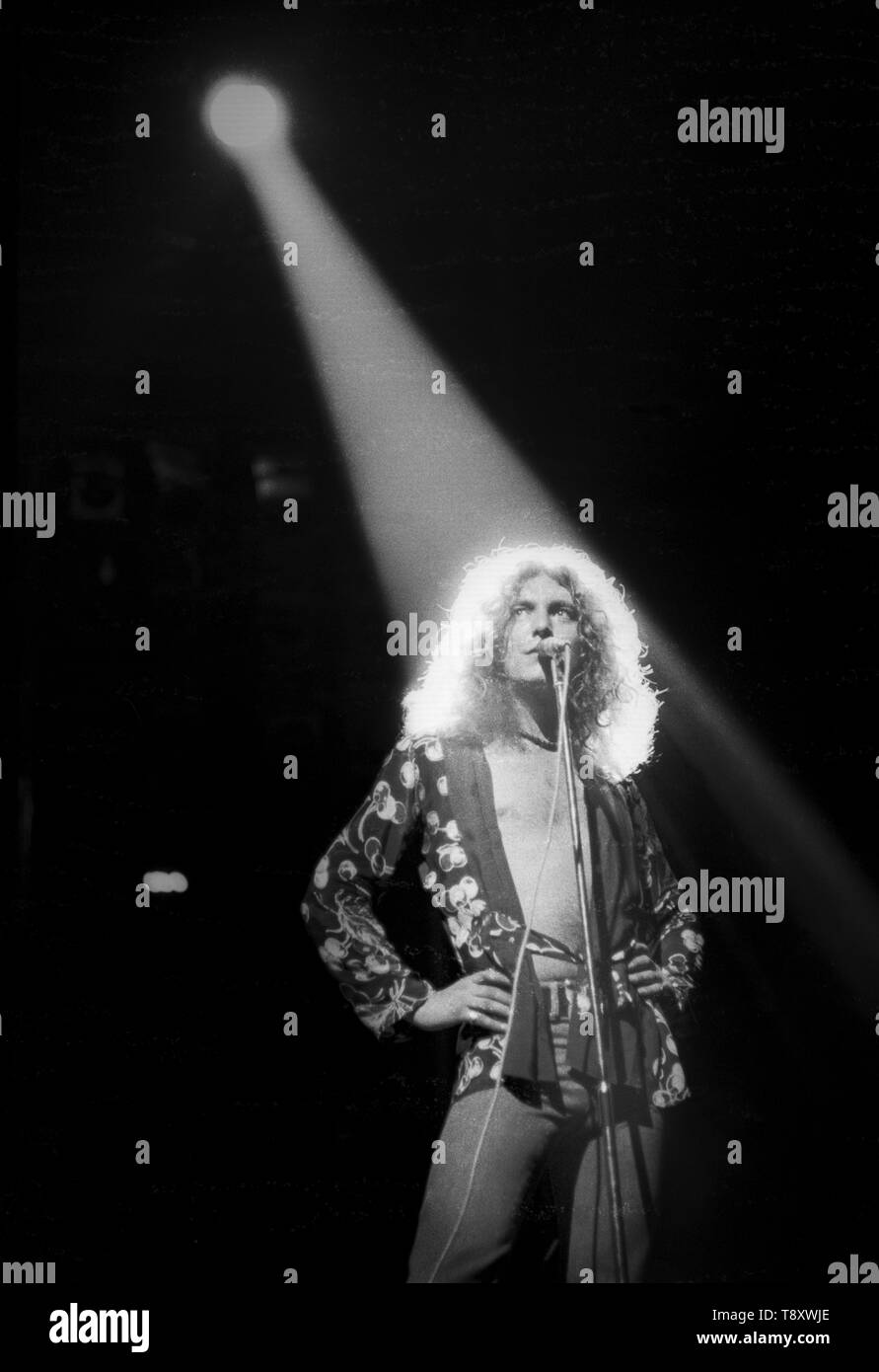 robert plant 1973 0013