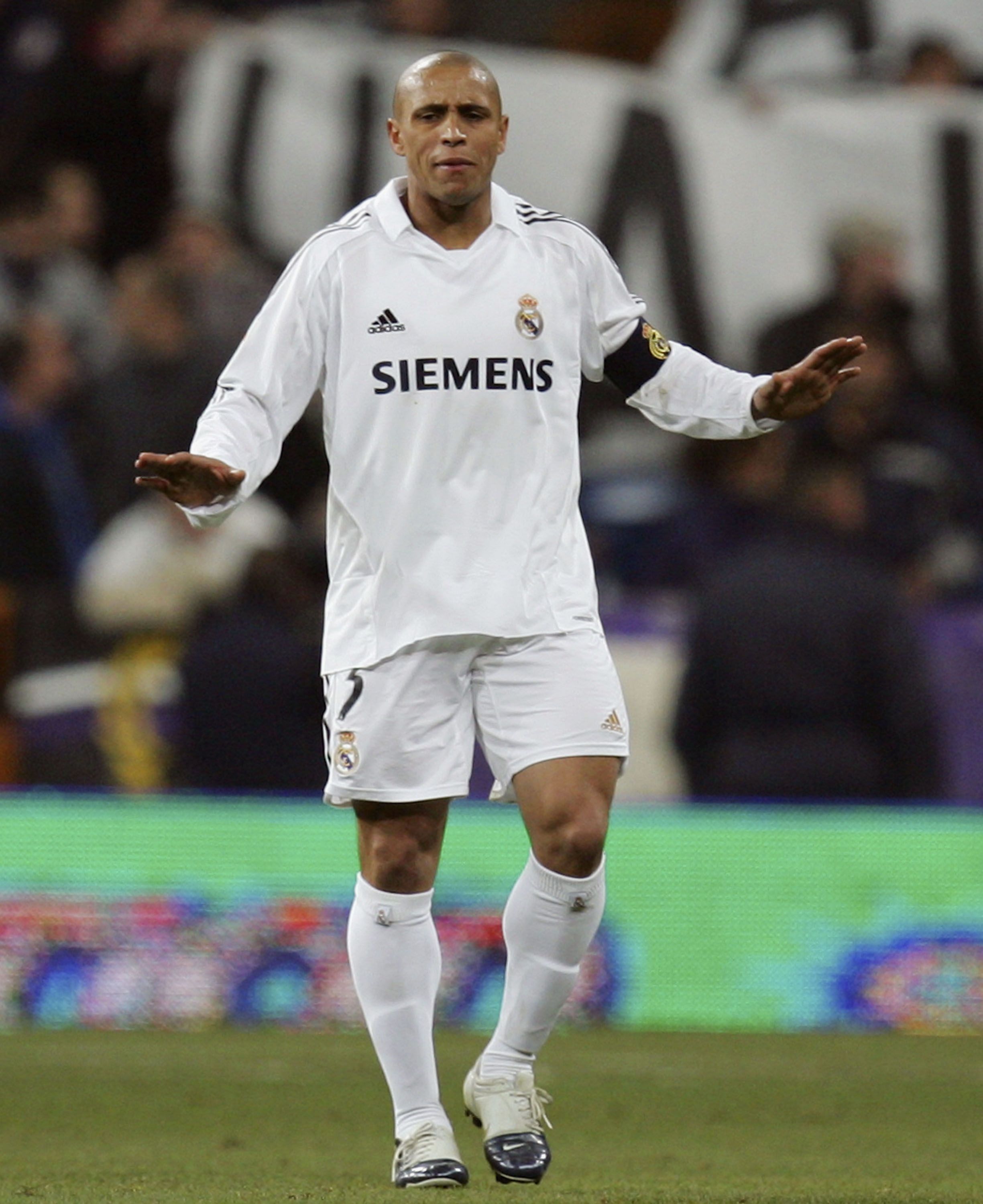 Roberto Carlos legendary player.