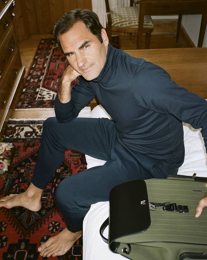 Roger Federer barefoot training