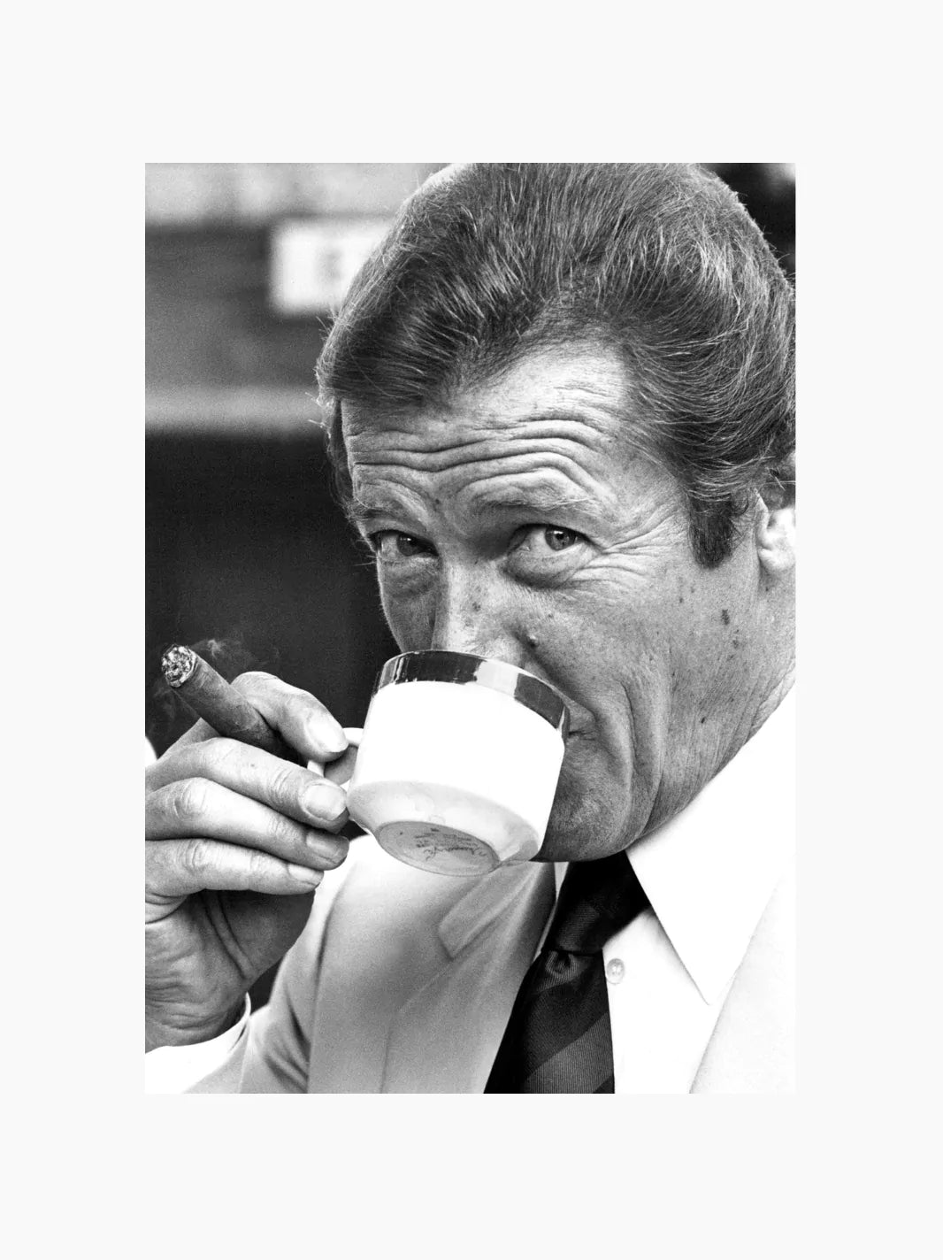 roger moore 1973 0030