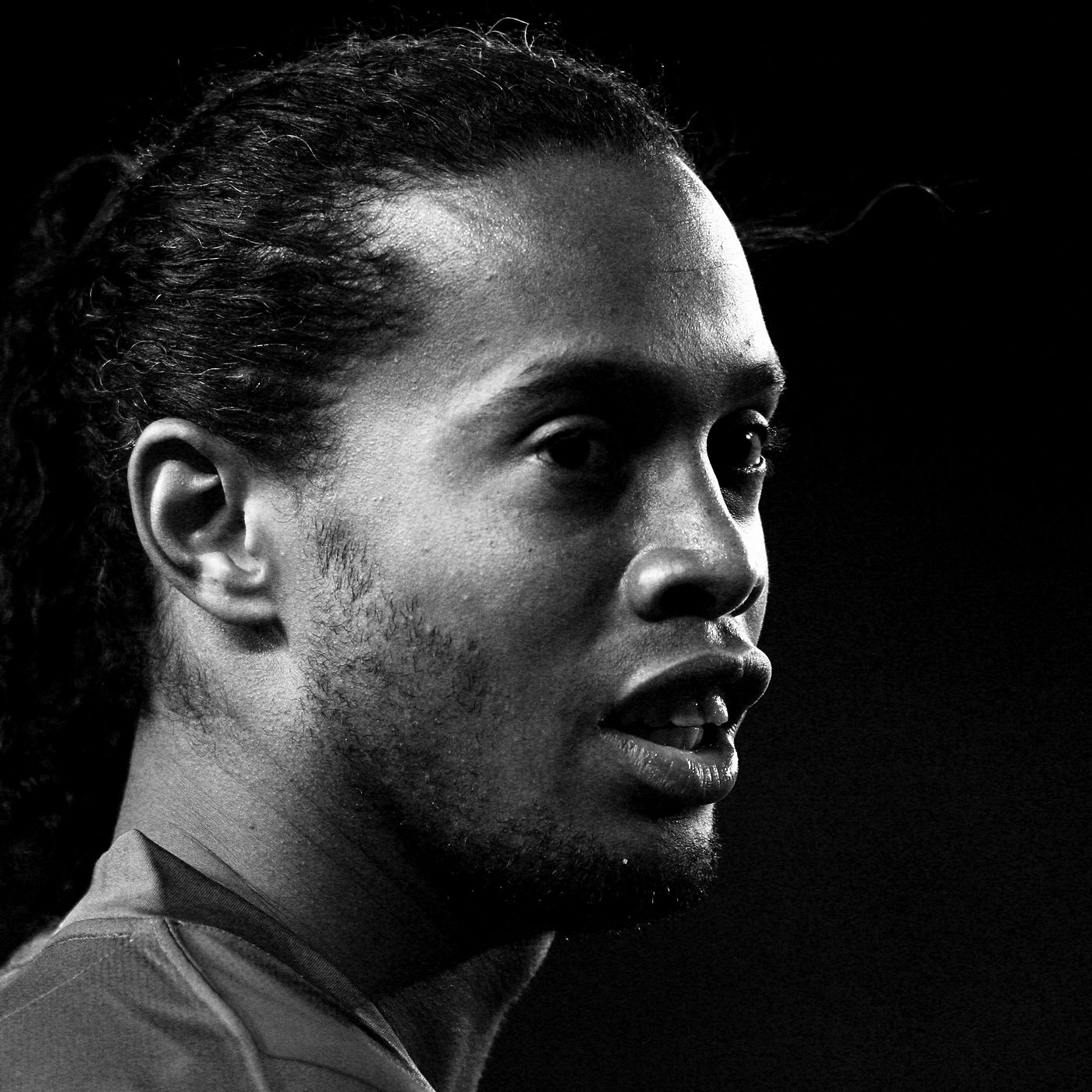 ronaldinho black and white 0022