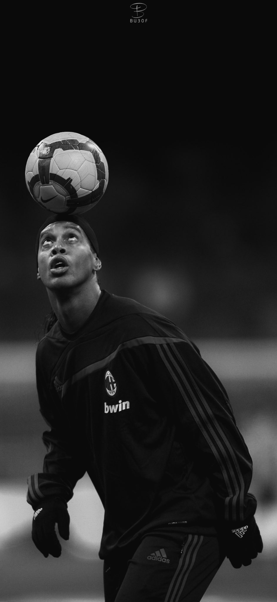 ronaldinho black and white 0023