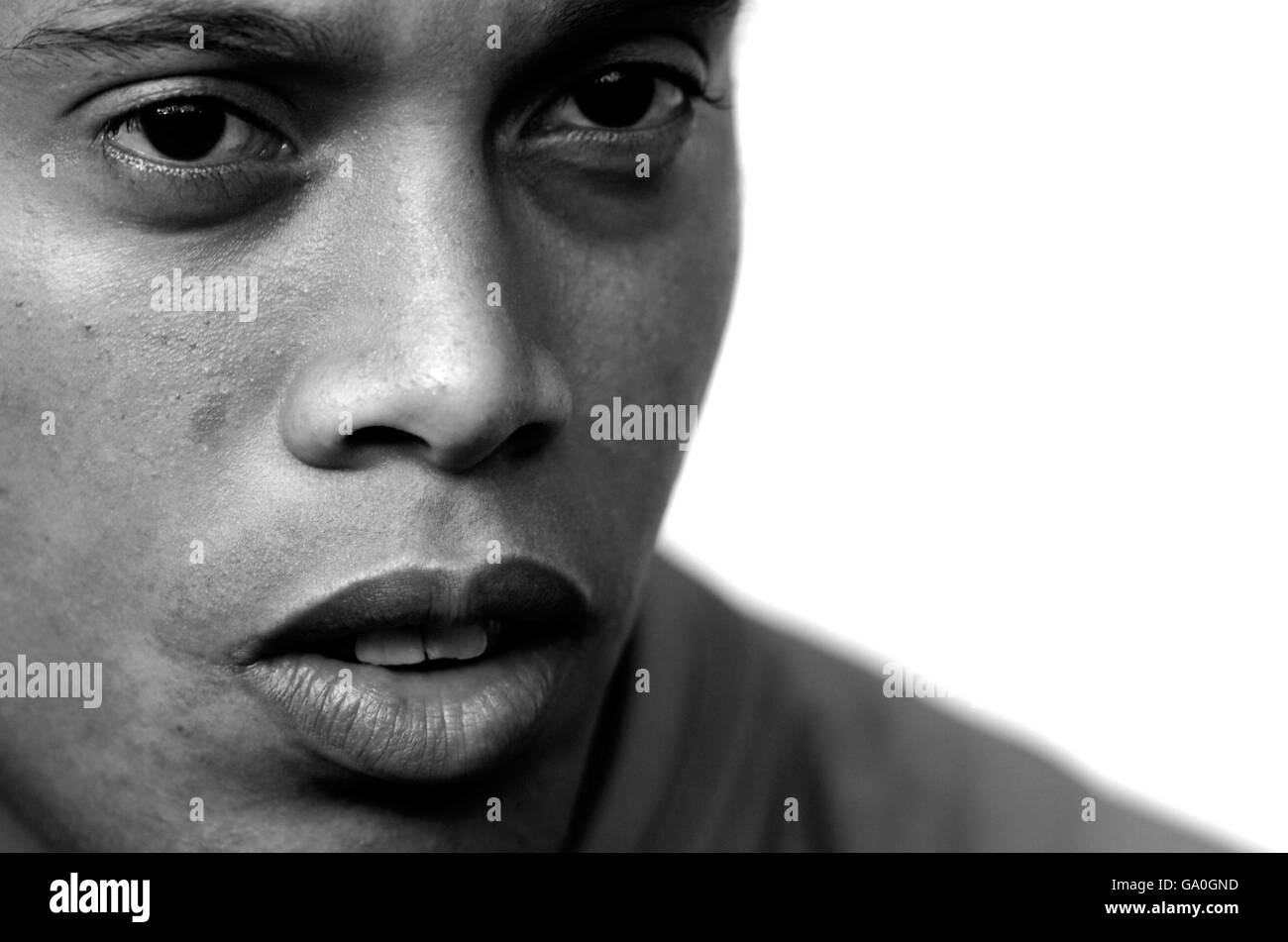 ronaldinho black and white 0026