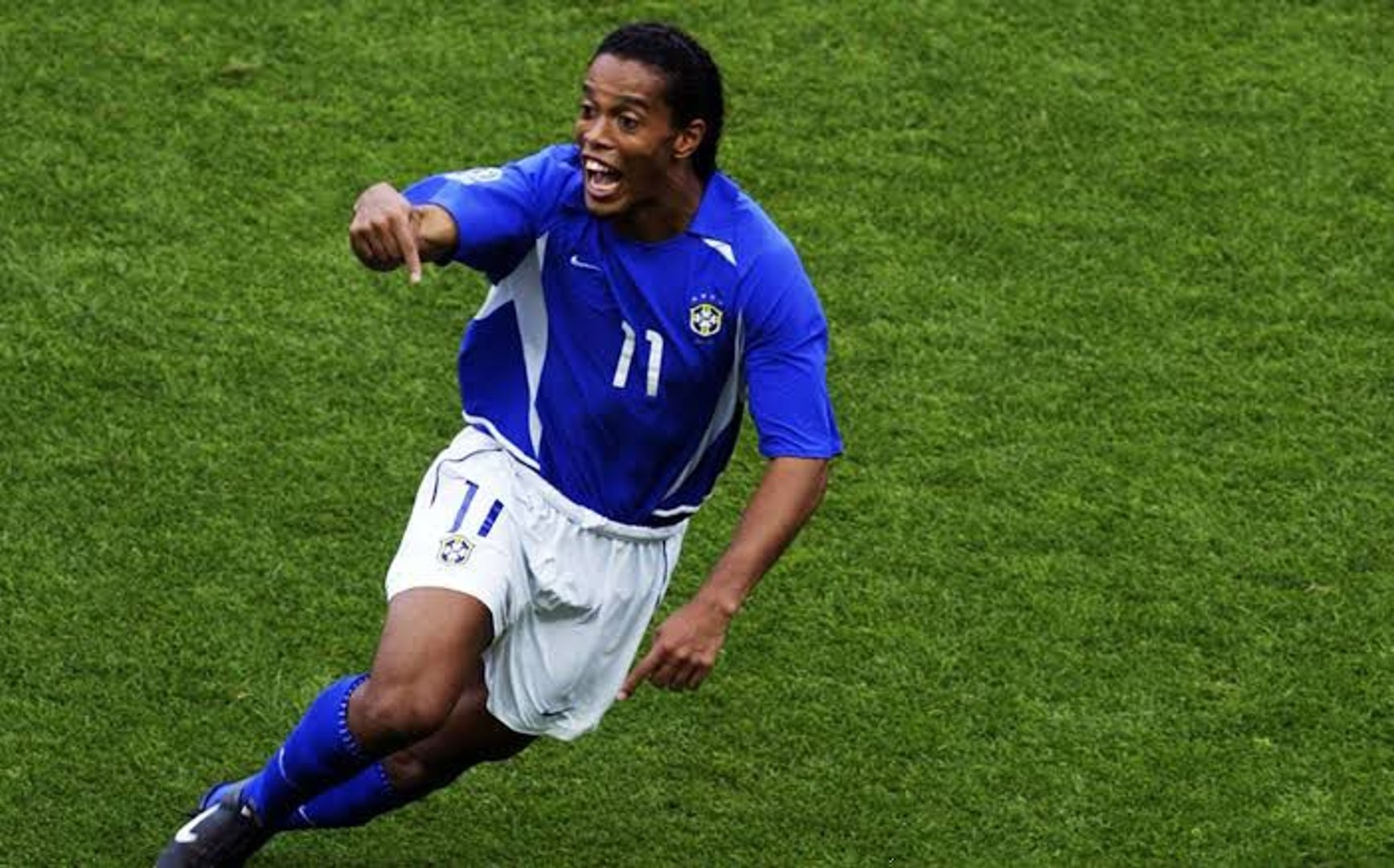Ronaldinho classic skills