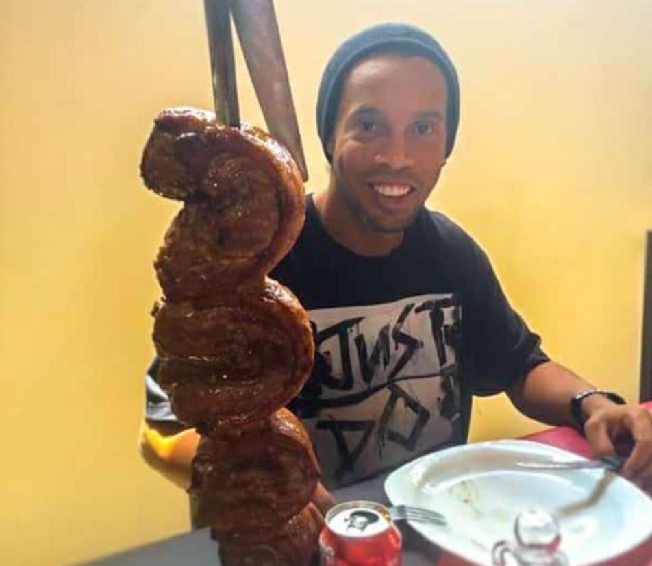 ronaldinho pool photo 0031