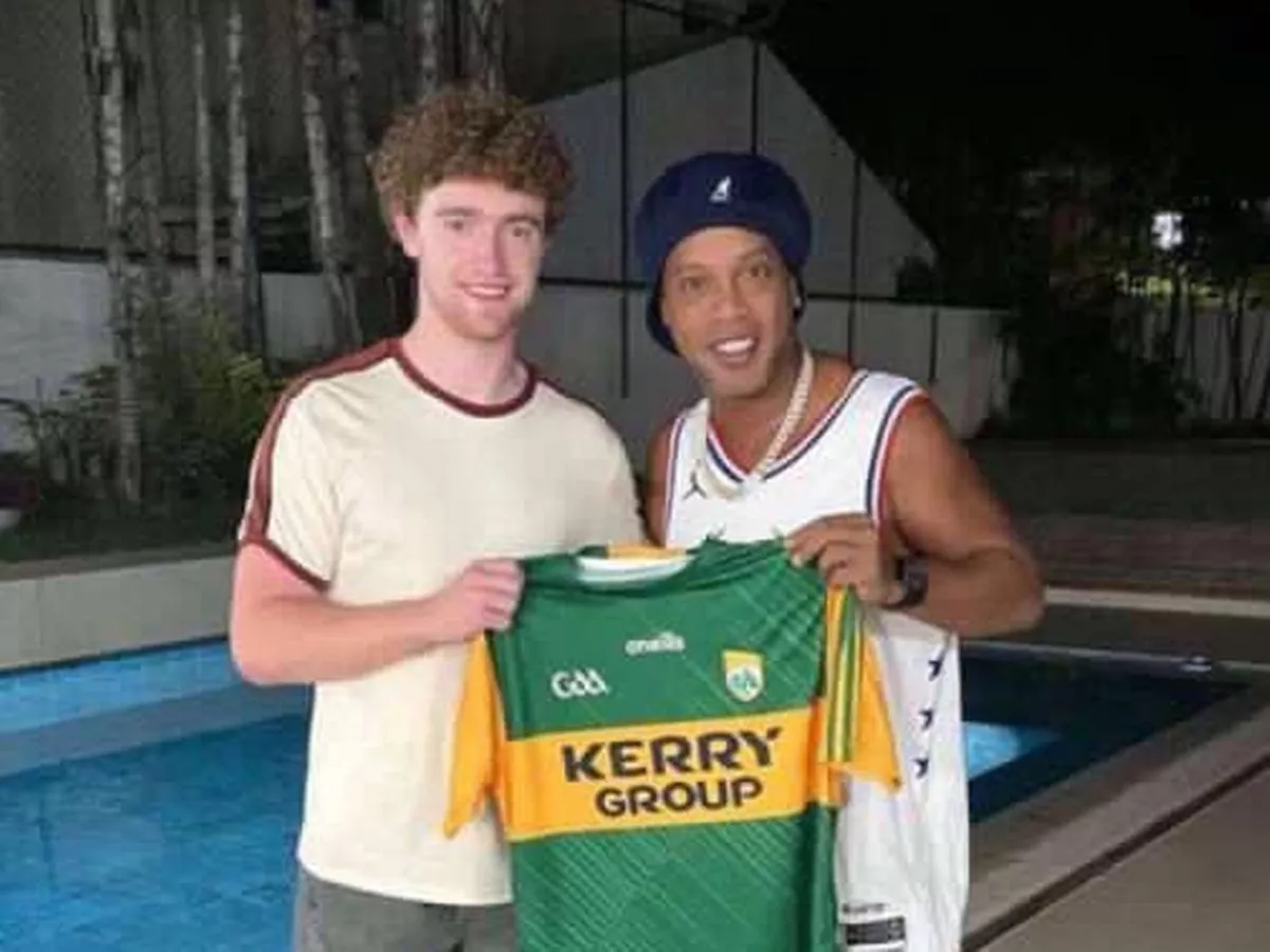 ronaldinho pool photo 0033
