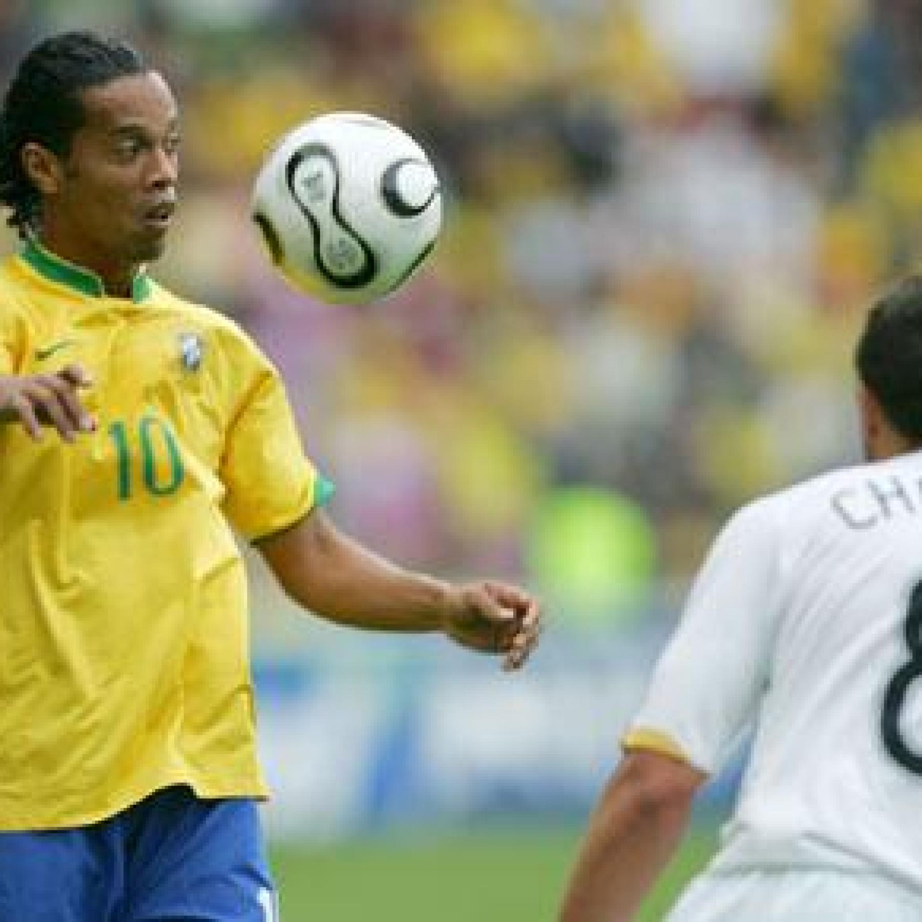 ronaldinho pool photo 0053