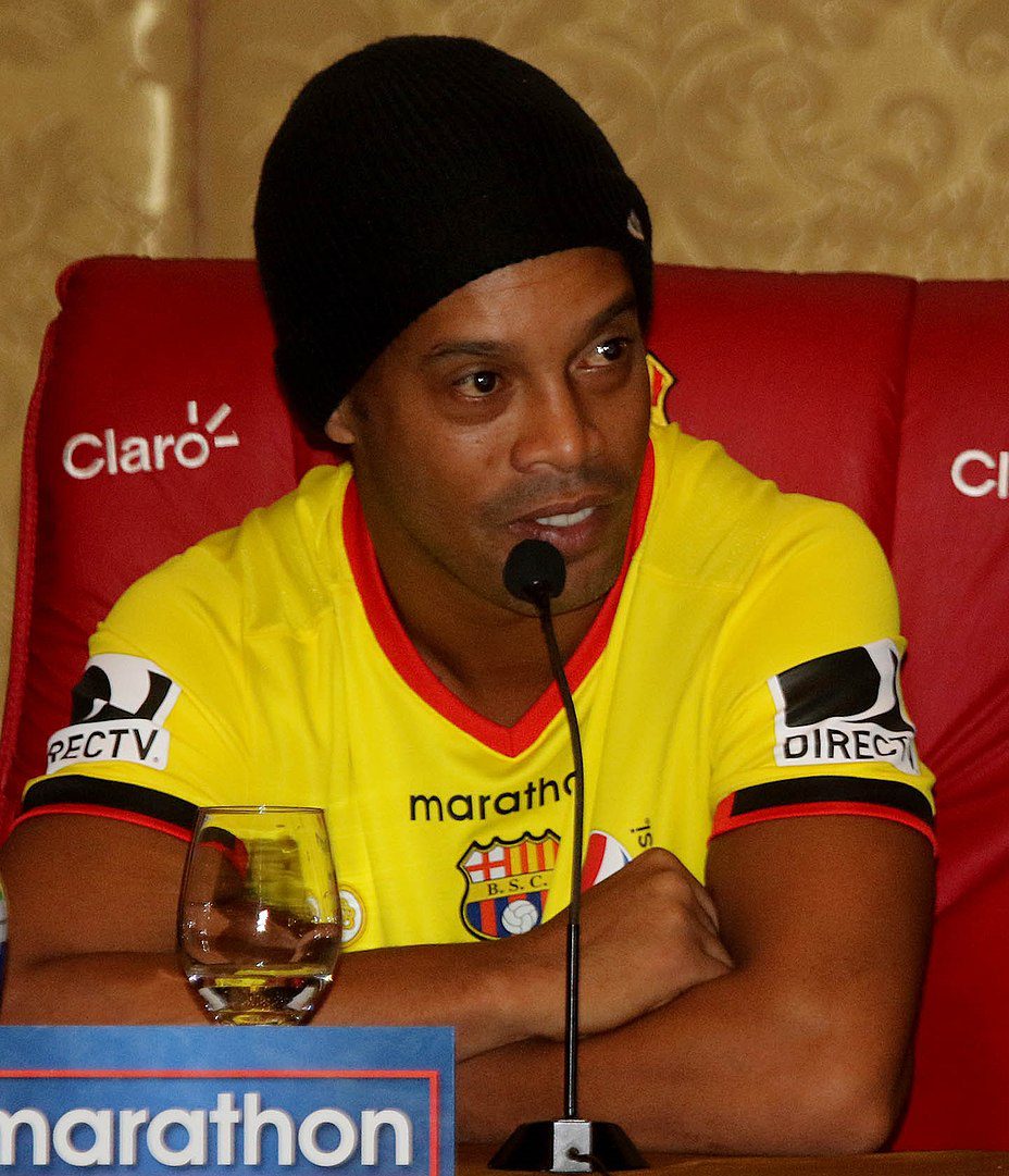 ronaldinho pool photo 0062
