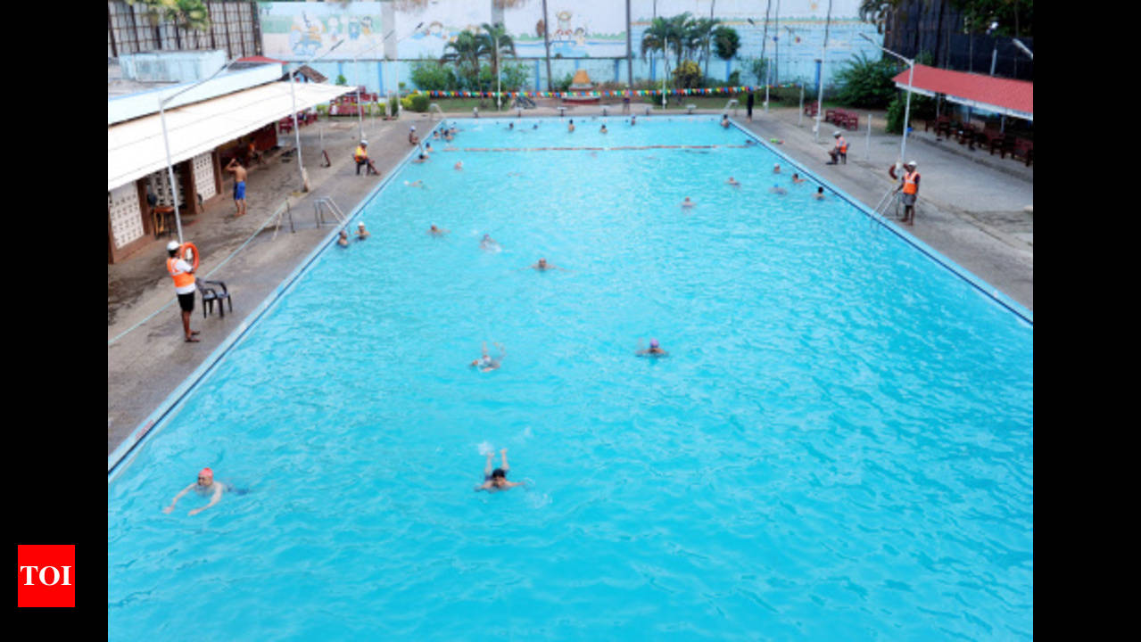 ronaldinho pool photo 0068