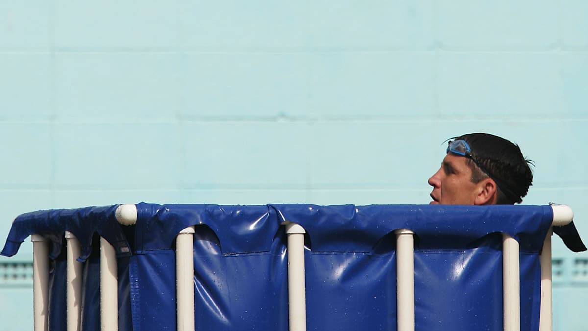 ronaldinho pool photo 0075