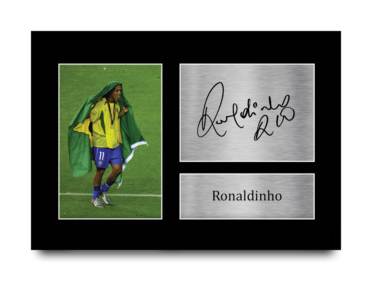 ronaldinho pool photo 0091