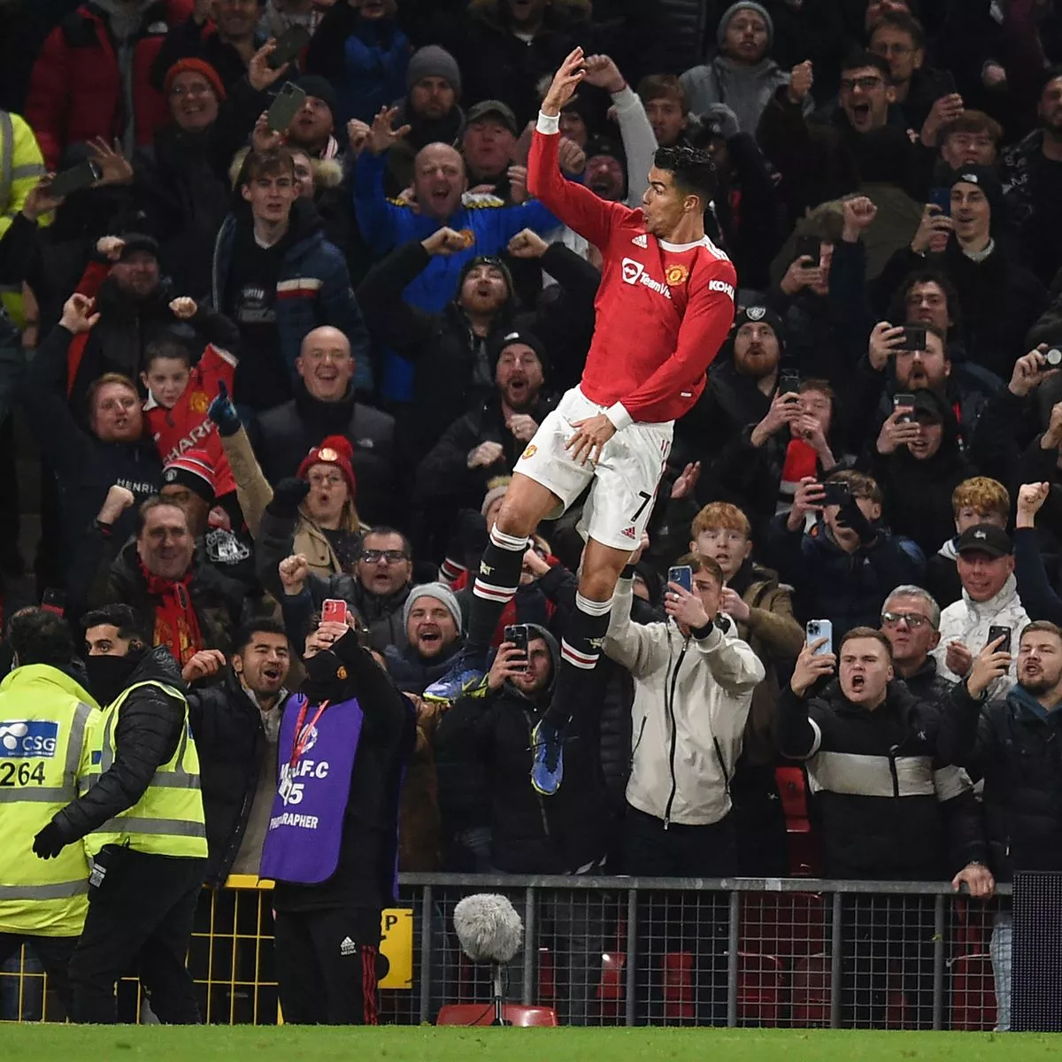 ronaldo doing his celebration 0015