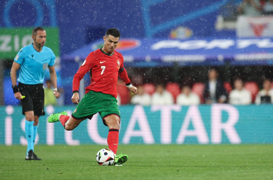 cr7 free kick 0017