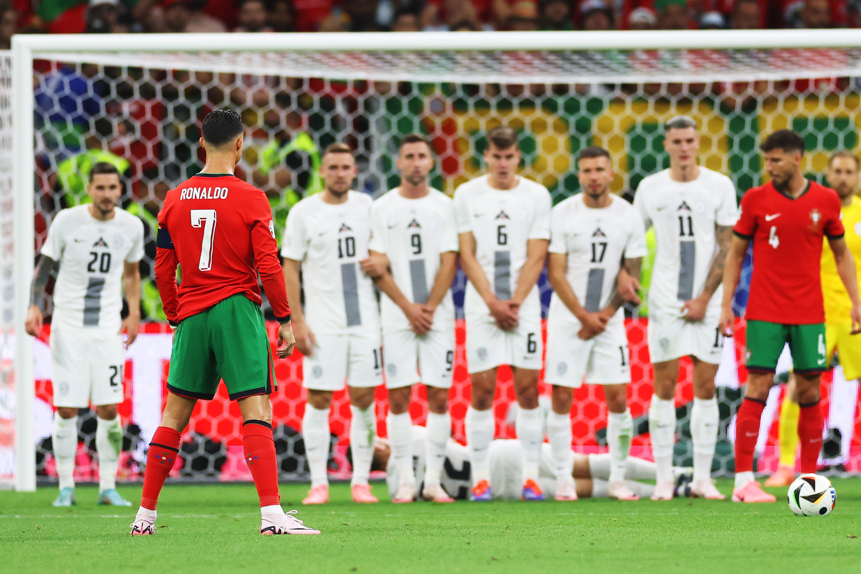 cr7 free kick 0019