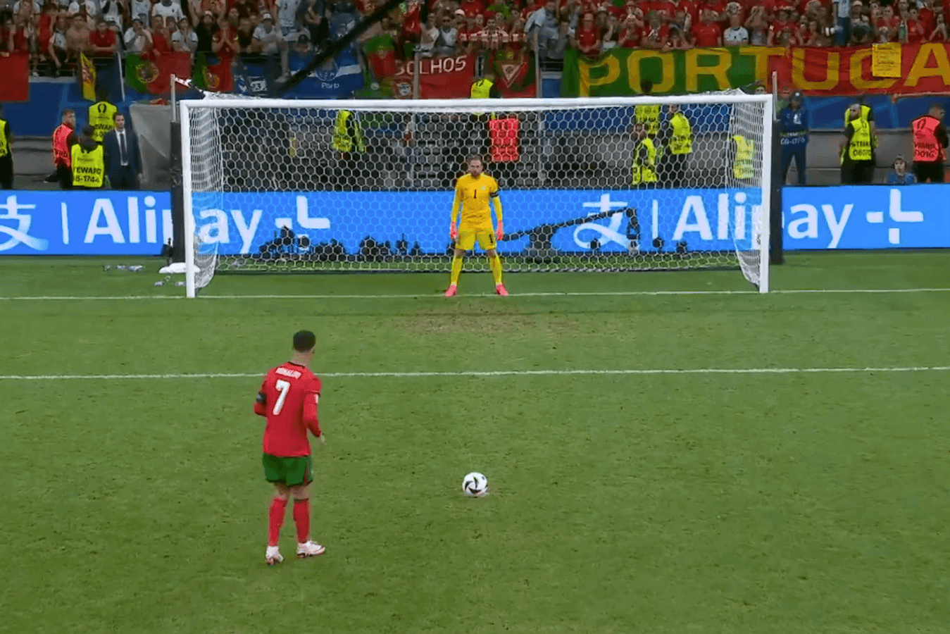 cr7 free kick 0029