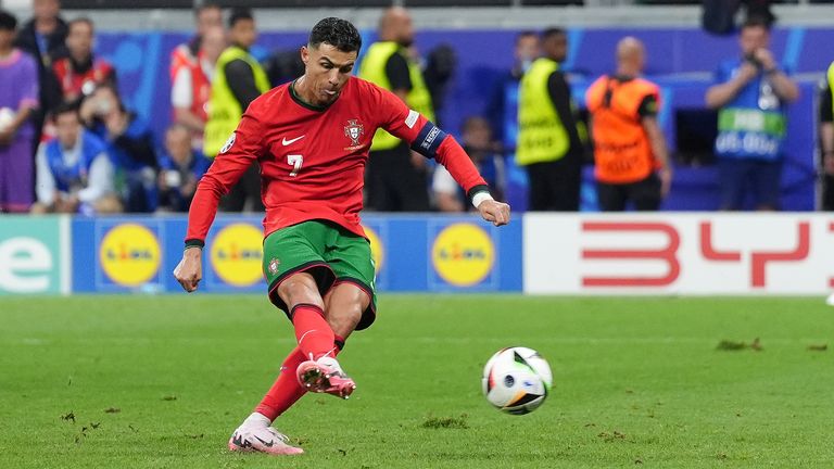 cr7 free kick 0036