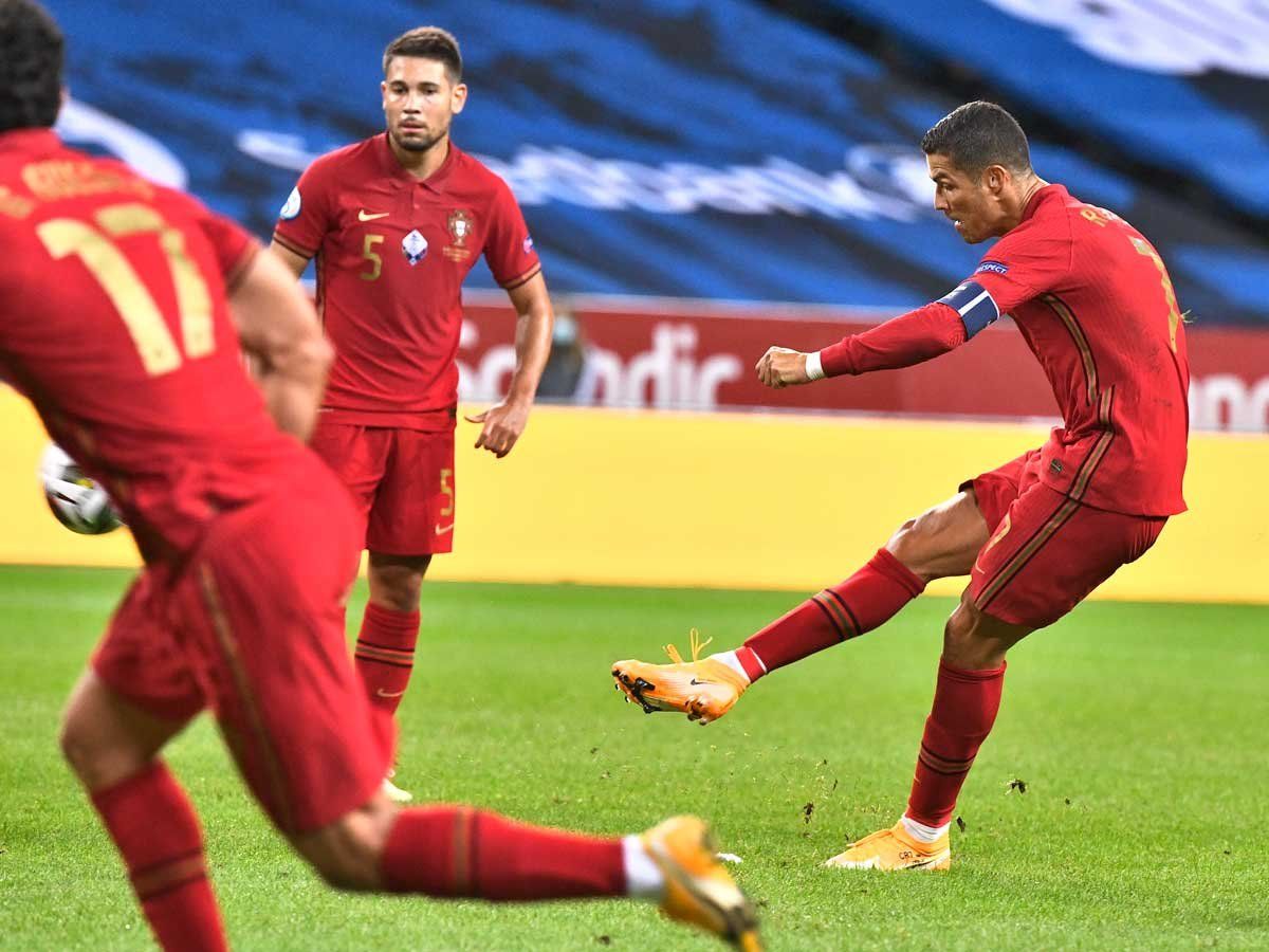 cr7 free kick 0049