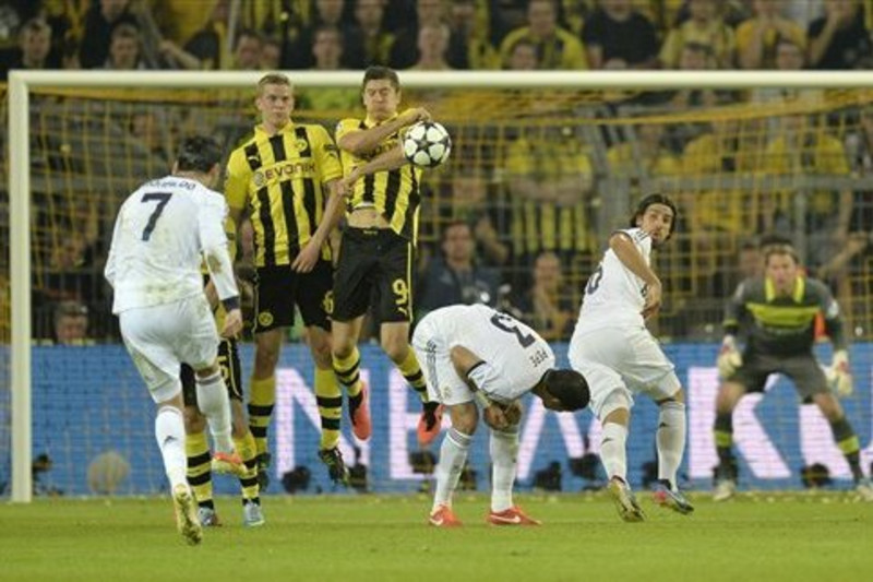 ronaldo free kick wallpaper 0023