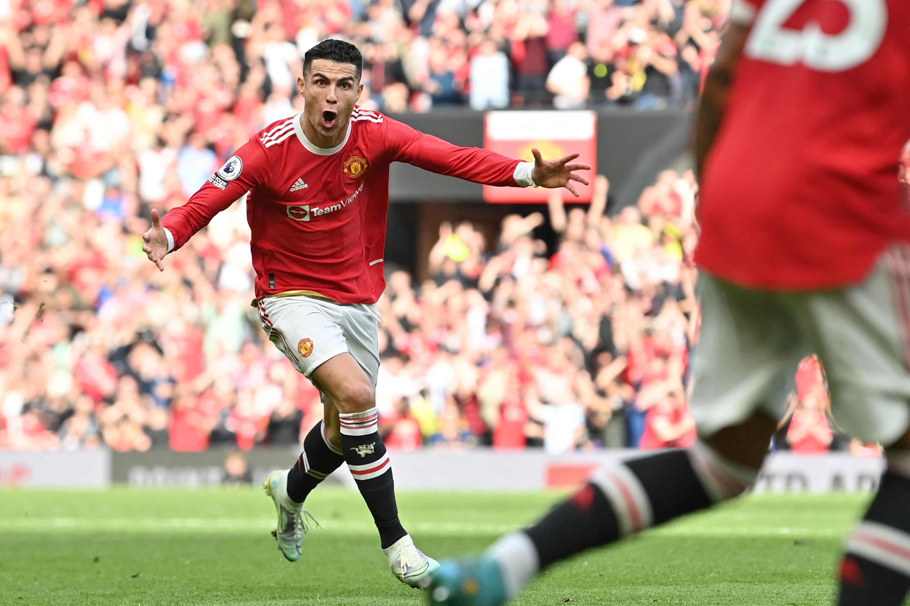 ronaldo free kick wallpaper 0029
