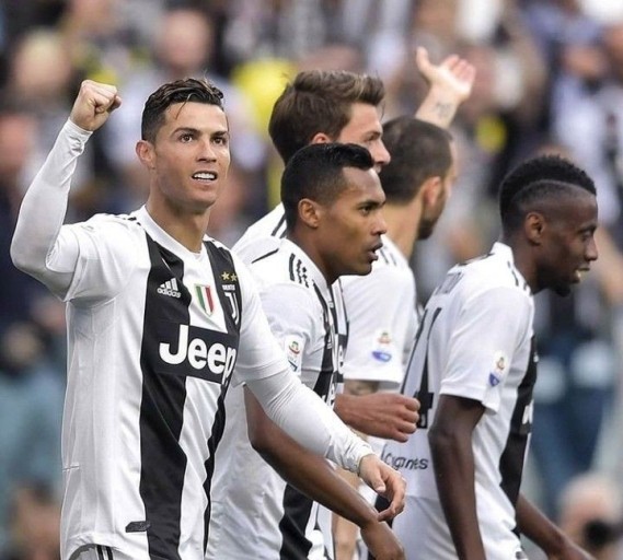 ronaldo juventus celebration 0034