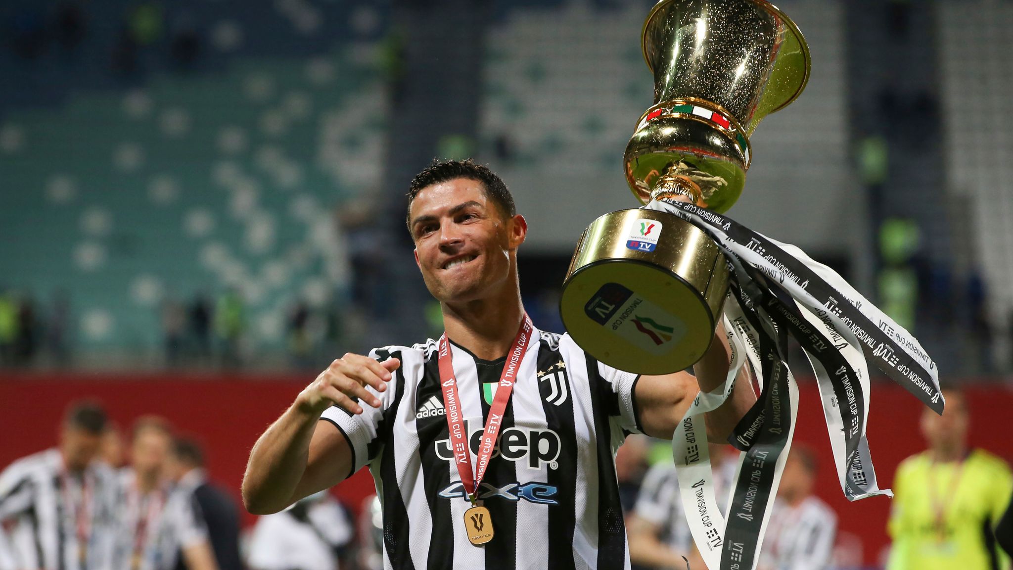ronaldo juventus trophy 0022